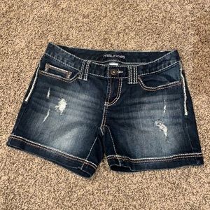 Women’s Maurices Distressed Jean Short Size 1/2